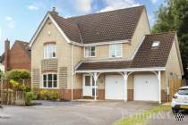 Main Photo of a 5 bedroom  Detached House for sale