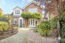 Main Photo of a 4 bedroom  Detached House for sale