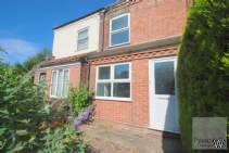 Main Photo of a 2 bedroom  Terraced House to rent