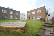 Main Photo of a 2 bedroom  Flat to rent