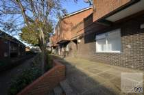 Main Photo of a 2 bedroom  Flat to rent