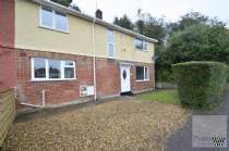 Main Photo of a 3 bedroom  End of Terrace House to rent