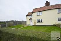 Main Photo of a 3 bedroom  Cottage to rent