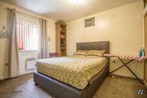 Main Photo of a 2 bedroom  Flat to rent