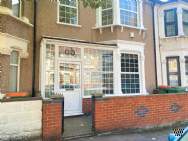 Main Photo of a 4 bedroom  Terraced House to rent