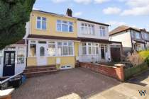 Main Photo of a 5 bedroom  Terraced House to rent