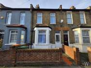 Main Photo of a 4 bedroom  Terraced House to rent