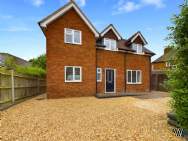 Main Photo of a 3 bedroom  Detached House for sale