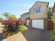 Main Photo of a 5 bedroom  Detached House for sale