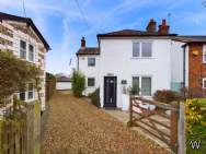 Main Photo of a 4 bedroom  Detached House for sale