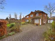 Main Photo of a 4 bedroom  Detached House for sale