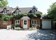 Main Photo of a 4 bedroom  Semi Detached House for sale