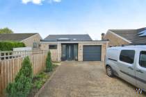 Main Photo of a 5 bedroom  Detached House for sale