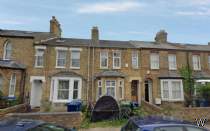 Main Photo of a 6 bedroom  Terraced House to rent