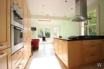 Main Photo of a 6 bedroom  Terraced House to rent