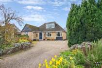 Main Photo of a 4 bedroom  Detached House for sale