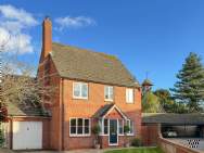 Main Photo of a 4 bedroom  Detached House for sale