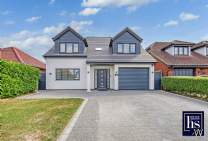 Main Photo of a 4 bedroom  Detached House for sale