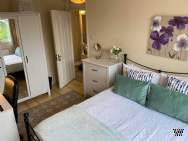 Main Photo of a 1 bedroom  House Share to rent