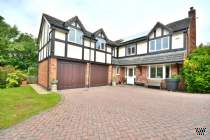 Main Photo of a 5 bedroom  Detached House for sale