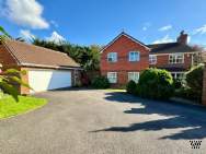 Main Photo of a 5 bedroom  Detached House for sale