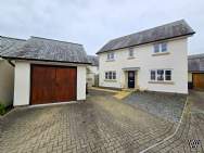 Main Photo of a 4 bedroom  Detached House for sale