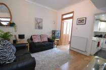 Main Photo of a 4 bedroom  Terraced House to rent