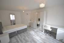 Main Photo of a 5 bedroom  Semi Detached House to rent