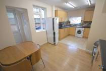 Main Photo of a 4 bedroom  End of Terrace House to rent