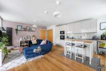 Main Photo of a 1 bedroom  Apartment for sale