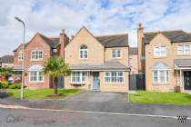 Main Photo of a 4 bedroom  Detached House for sale