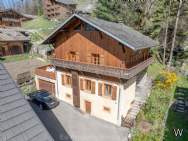 Main Photo of a 6 bedroom  Chalet for sale