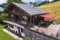 Main Photo of a 4 bedroom  Chalet for sale