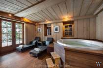 Main Photo of a 4 bedroom  Chalet for sale