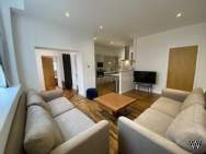 Main Photo of a 3 bedroom  Apartment to rent