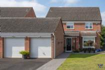 Main Photo of a 4 bedroom  Link Detached House for sale