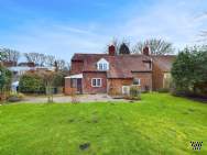 Main Photo of a 4 bedroom  Semi Detached House to rent