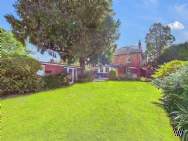 Main Photo of a 4 bedroom  Detached House for sale