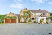 Main Photo of a 5 bedroom  Detached House for sale