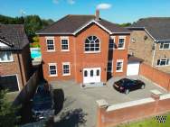 Main Photo of a 4 bedroom  Detached House for sale