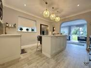 Main Photo of a 5 bedroom  Detached House for sale